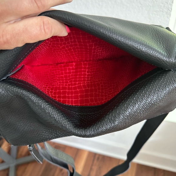 Hammitt Dillon Black Leather 6 Way Flap Medium Bag - Picture 7 of 12